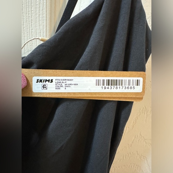 SKIMS FITS EVERYBODY
LONG SLIP DRESS - Picture 6 of 9